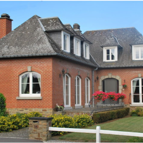 Remplacement de châssis en bois par des châssis PVC blanc structuré dans la région d’Erpent
