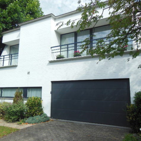Propriété rénovée avec des châssis en aluminium à LAEKEN